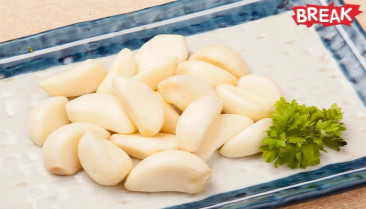 Why do doctors recommend eating garlic every day?